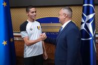 Robert Niță, savuros după întâlnirea dintre David Popovici și premier: „Băi, făcea băiatul pareză. Am crezut că îi ia pulsul” 