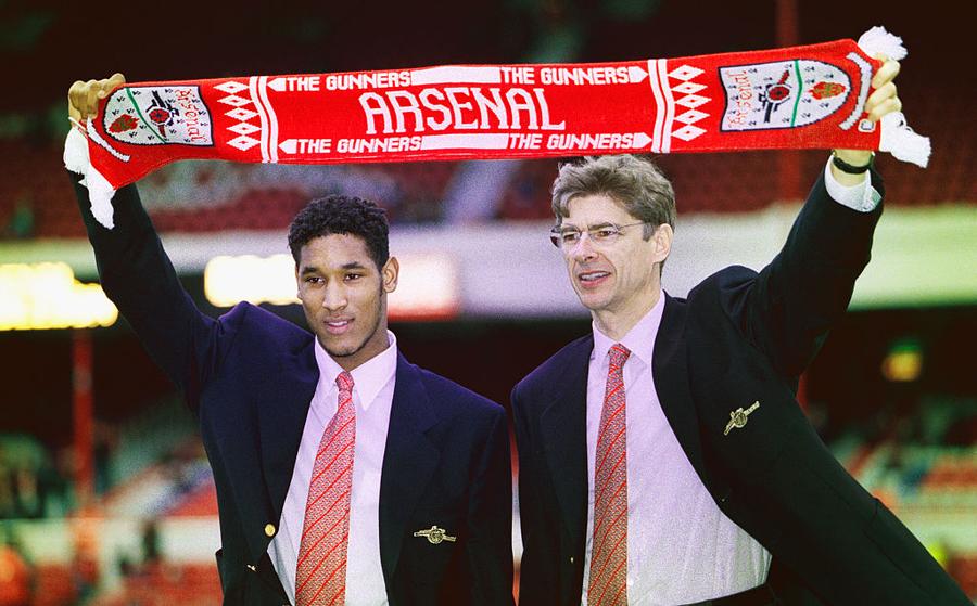 Viaţa în alb şi roşu a lui Arsene Wenger » Povești din autobiografia francezului