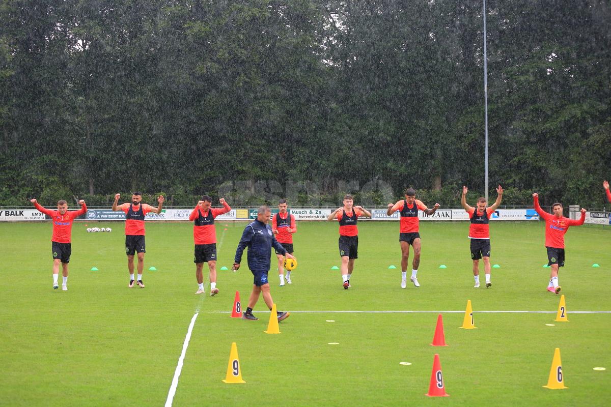 Pintilii sau Charalambous: cine e adevăratul A1 la FCSB? GSP a urmărit antrenamentele „roș-albaștrilor” din Olanda și a obținut răspunsul
