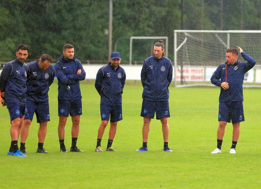 Cine e de fapt antrenor principal la FCSB: Mihai Pintilii sau Elias Charalambous?