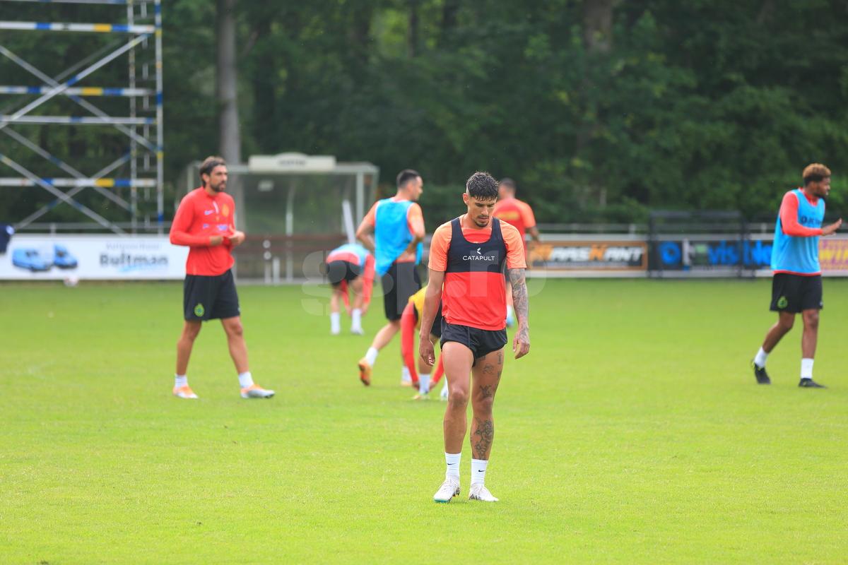Pintilii sau Charalambous: cine e adevăratul A1 la FCSB? GSP a urmărit antrenamentele „roș-albaștrilor” din Olanda și a obținut răspunsul
