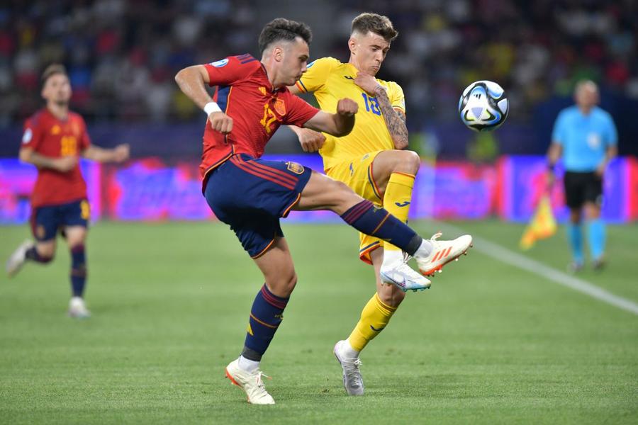 Nici regula U21 nu ne-a scăpat de la a ne face de râs: alde Tavi Popescu și compania tocmai au terminat pe locul 16 din 16 la Europeanul organizat chiar de noi! (foto: Cristi Preda/GSP) O utopie: campionatul de tineret
