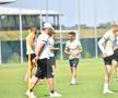 Cătălin Cîrjan (centru) la antrenamentul echipei Rapid (foto: Cristi Preda/GSP)