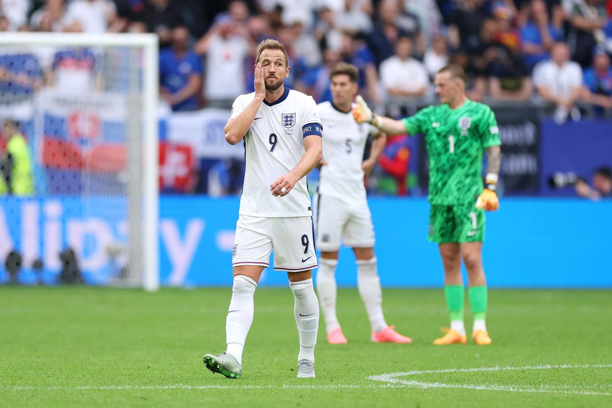 Anglia – Slovacia 2-1 » Jude Bellingham și Harry Kane au tranșat calificarea în prelungiri, după ce englezi au jucat penibil 90 de minute. Anglia - Elveția, primul sfert de la EURO