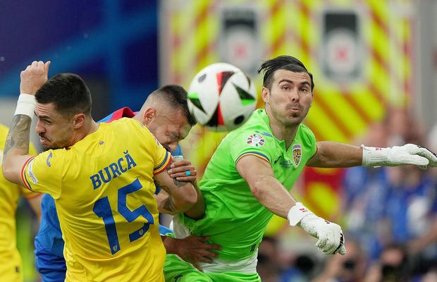 Dinamo pregătește marea lovitură: vrea un titular de la naționala lui Lucescu!