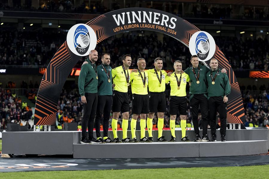 Brigada românească din finala Europa League: Istvan Kovacs, la centru. Vasile Marinescu și Ovidiu Artene, asistenți, respectiv Cătălin Popa, asistent VAR. Foto: Imago Planurile UEFA cu Istvan Kovacs » Arbitrul român de la Euro 2024, la un pas de borna carierei