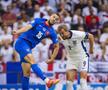 Harry Kane, luptându-se pentru balon în Anglia - Slovacia / Foto: Imago Images