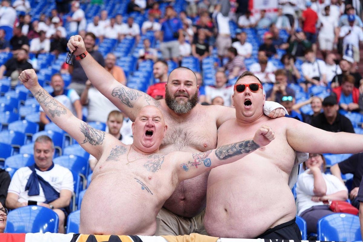 Anglia – Slovacia 2-1 » Jude Bellingham și Harry Kane au tranșat calificarea în prelungiri, după ce englezi au jucat penibil 90 de minute. Anglia - Elveția, primul sfert de la EURO