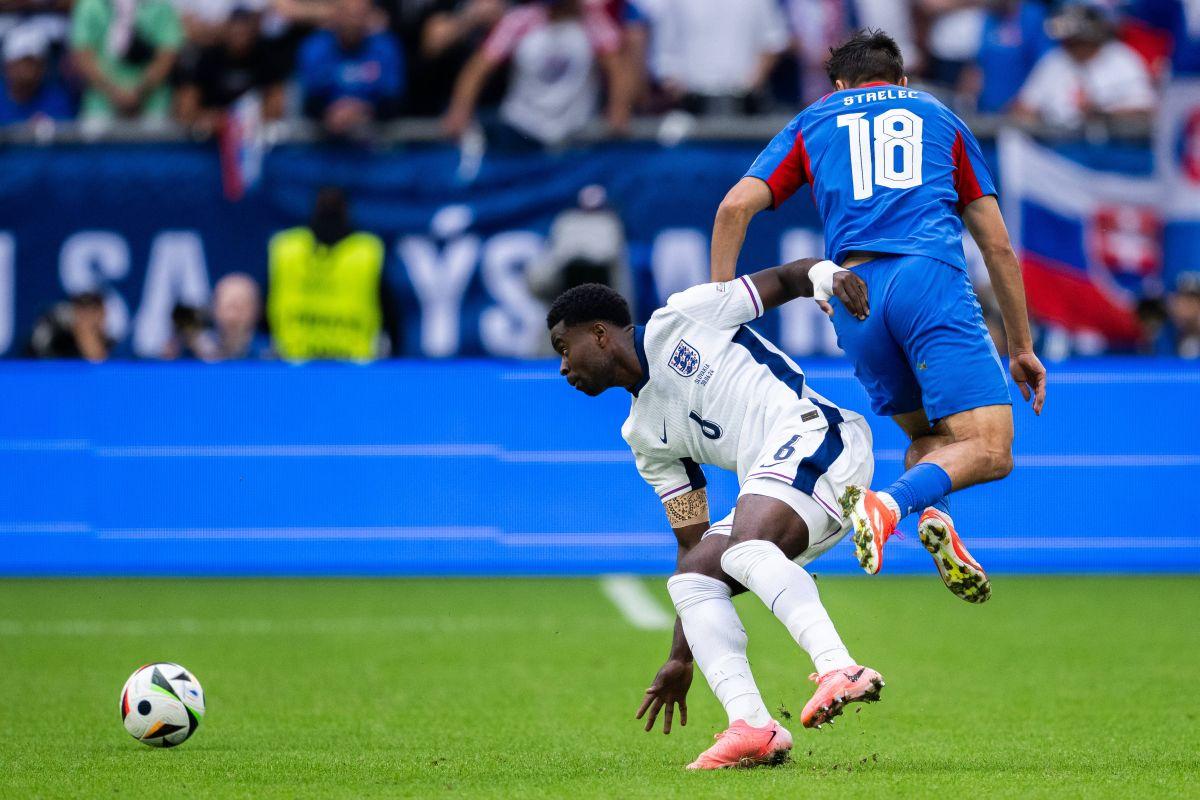 Anglia – Slovacia 2-1 » Jude Bellingham și Harry Kane au tranșat calificarea în prelungiri, după ce englezi au jucat penibil 90 de minute. Anglia - Elveția, primul sfert de la EURO