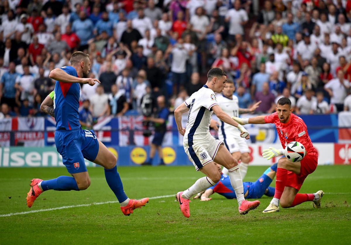 Anglia – Slovacia 2-1 » Jude Bellingham și Harry Kane au tranșat calificarea în prelungiri, după ce englezi au jucat penibil 90 de minute. Anglia - Elveția, primul sfert de la EURO