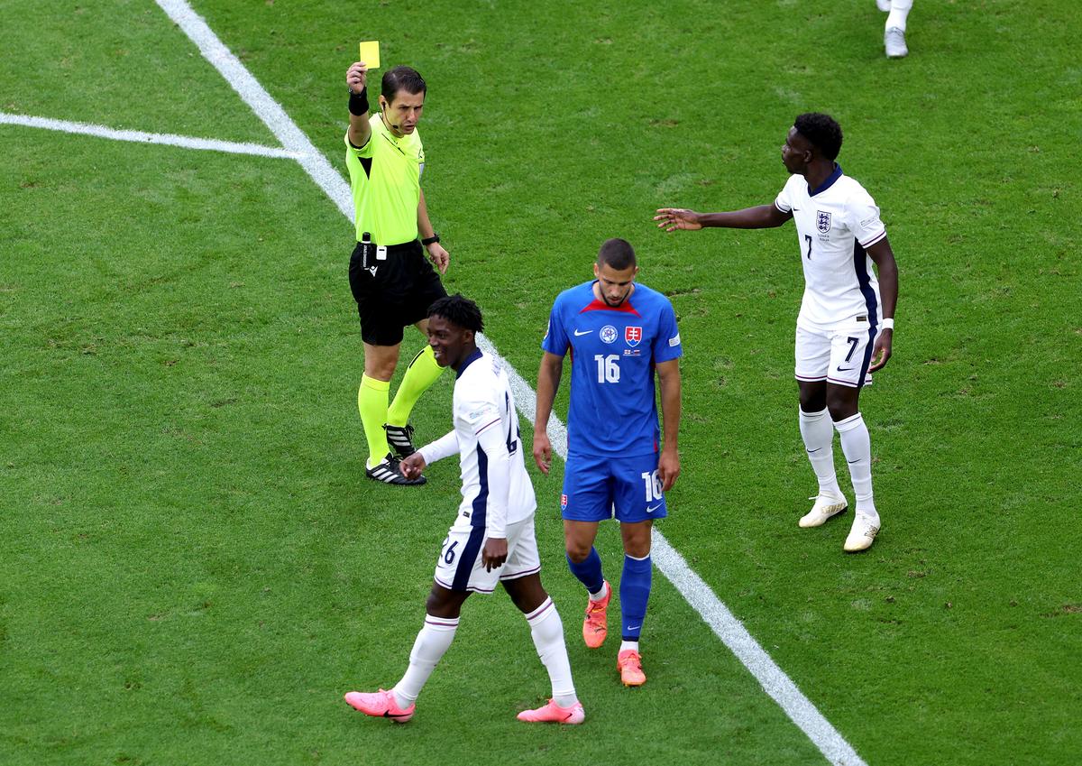 Anglia – Slovacia 2-1 » Jude Bellingham și Harry Kane au tranșat calificarea în prelungiri, după ce englezi au jucat penibil 90 de minute. Anglia - Elveția, primul sfert de la EURO