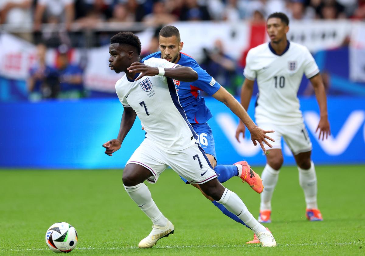 Anglia – Slovacia 2-1 » Jude Bellingham și Harry Kane au tranșat calificarea în prelungiri, după ce englezi au jucat penibil 90 de minute. Anglia - Elveția, primul sfert de la EURO