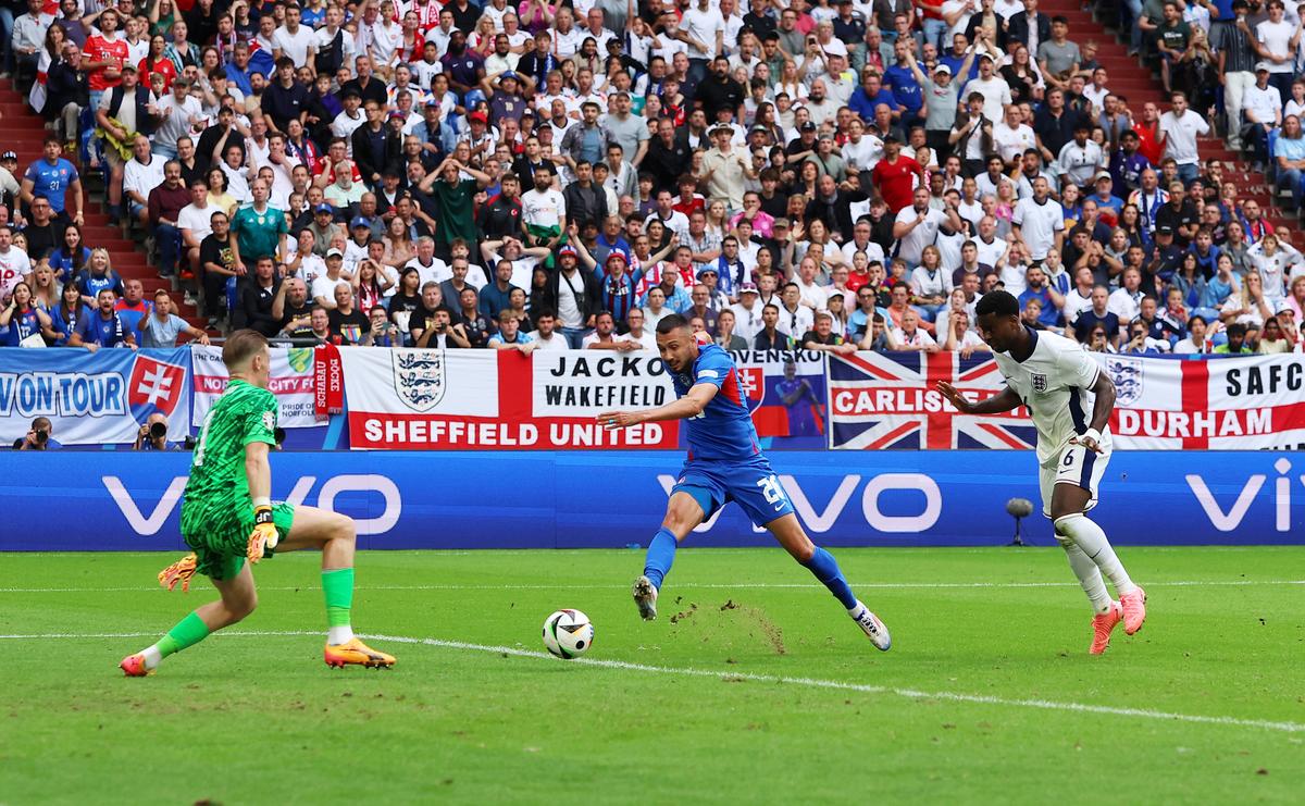 Anglia – Slovacia 2-1 » Jude Bellingham și Harry Kane au tranșat calificarea în prelungiri, după ce englezi au jucat penibil 90 de minute. Anglia - Elveția, primul sfert de la EURO