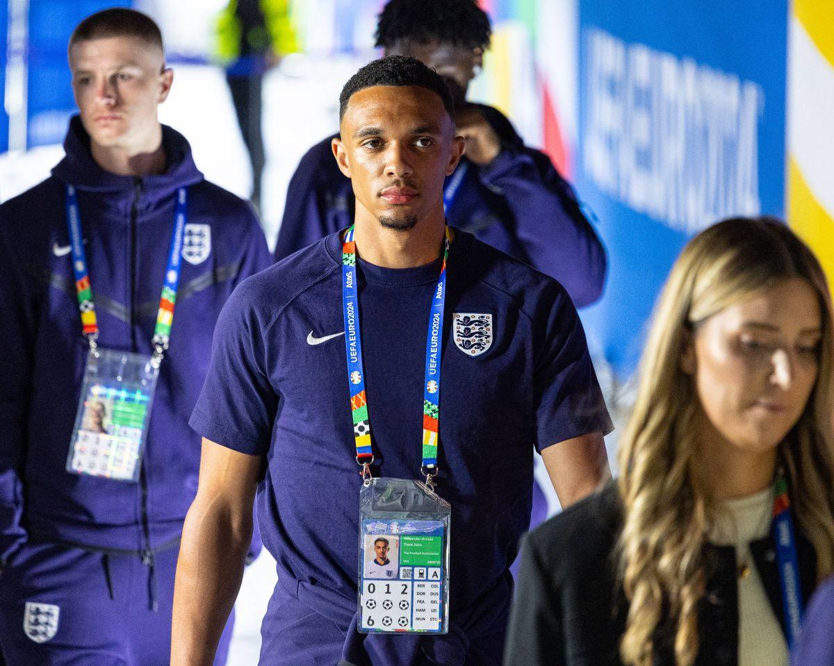 Anglia – Slovacia 2-1 » Jude Bellingham și Harry Kane au tranșat calificarea în prelungiri, după ce englezi au jucat penibil 90 de minute. Anglia - Elveția, primul sfert de la EURO