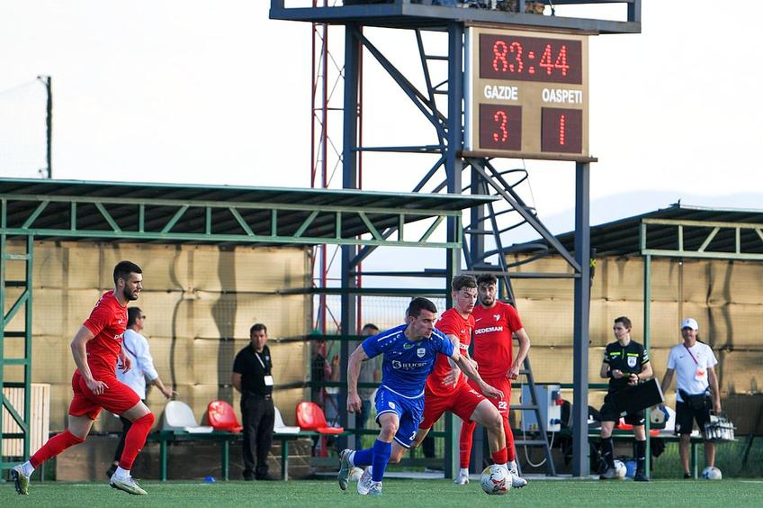 FC Bacău în baza din Ruși-Ciutea // sursă foto: Facebook @ FC Bacău