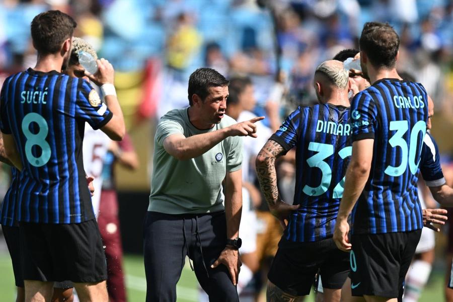 Românii vând abonamente în Serie A! » Câte și-au luat fanii lui Inter și Genoa + Șapte cluburi anunță sold-out