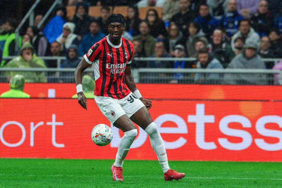 Tammy Abraham, în tricoul lui AC Milan. Foto: Imago Beșiktaș își ia „mașină de goluri” din Italia » Fabrizio Romano, toate detaliile din culise