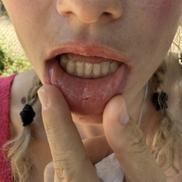 O femeie a fost bătută în Cluj de un suporter al Universității. FOTO: Facebook @Siuko Siu
