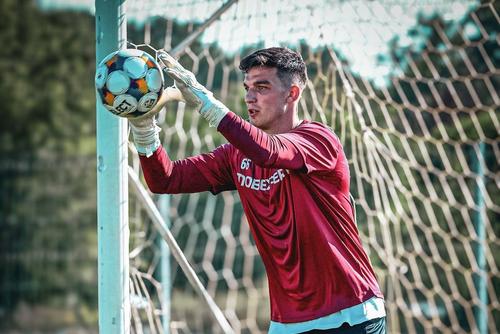 Marian Aioani a fost scos din poartă de Franz Stolz/ Foto: FC Rapid