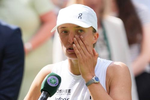 Iga Swiatek, momente emoționante după victoria din primul tur de la Wimbledon // foto: Imago Images