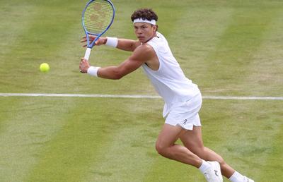 Surpriză de proporții la Wimbledon » Favoritul 4, eliminat după 2-1 la seturi