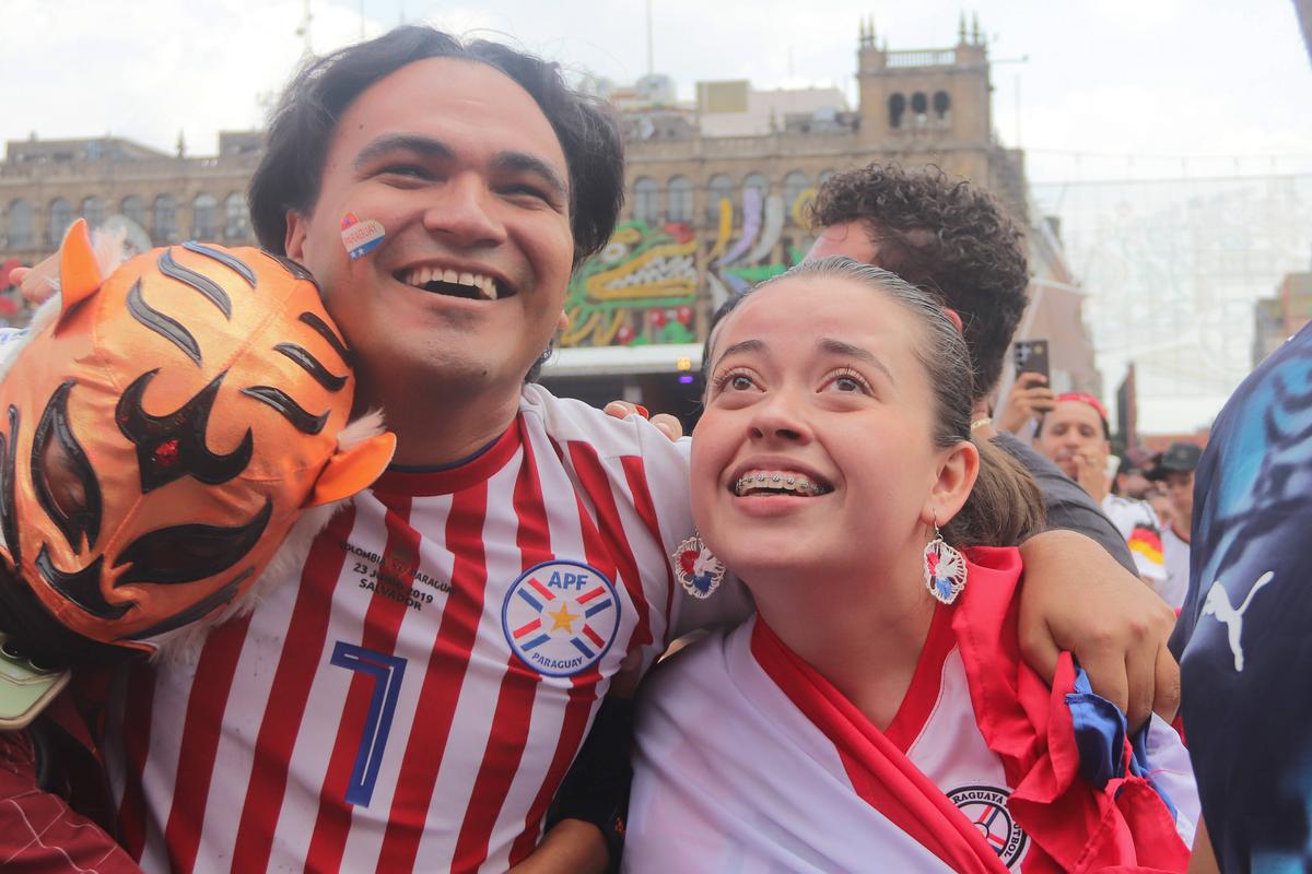 Nebunie la miezul nopții pe străzile din Paraguay, după calificarea uriașă în optimile Mondialului