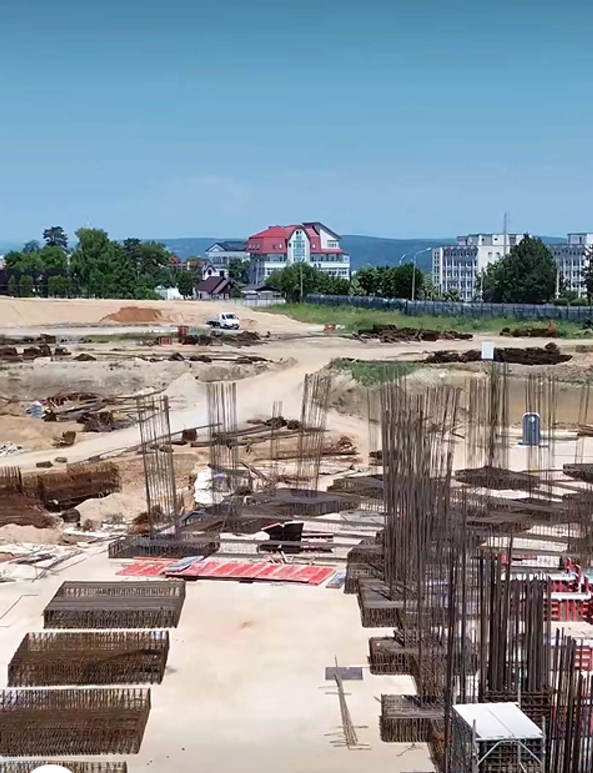 Stadionul de la Pitești, imagini de pe 30 iunie 2026 // foto: capturi Facebook Constructii Erbasu