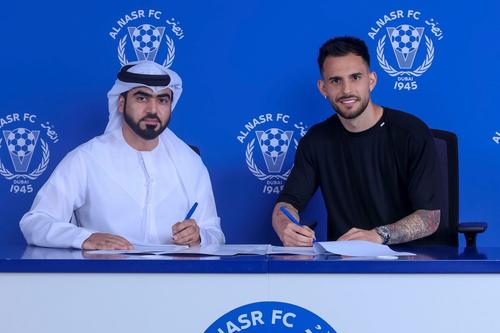 Marius Marin a fost prezentat oficial la Al-Nasr / foto: instagram @
alnasr_sc