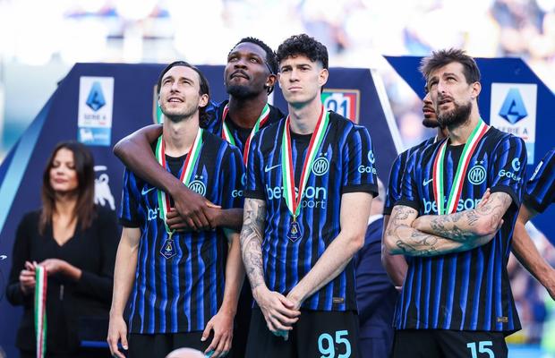 Șoc în Italia: elevul lui Cristi Chivu, chemat în instanță pentru o relație cu o minoră
