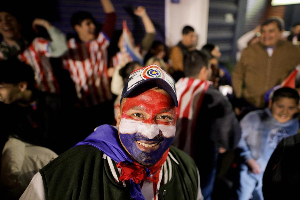 Sărbătoare în Paraguay după calificarea în optimile Mondialului // foto: Imago și X