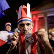 Sărbătoare în Paraguay după calificarea în optimile Mondialului // foto: Imago și X