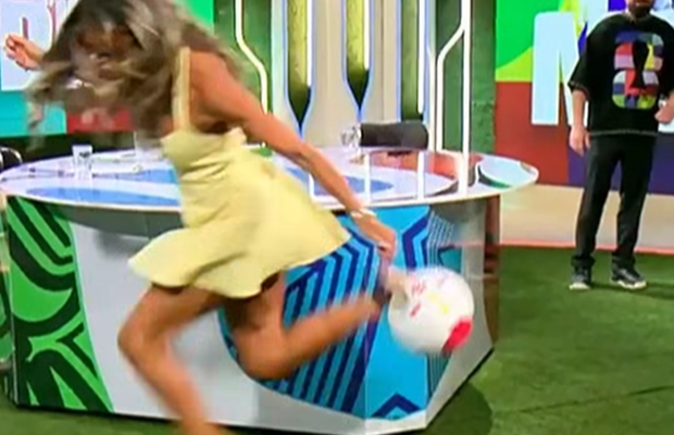 „Diana-braziliana” a onorat pariul pierdut cu Dan Alexa, în direct la TV: „Băi, dar le face! Eu nu am crezut”