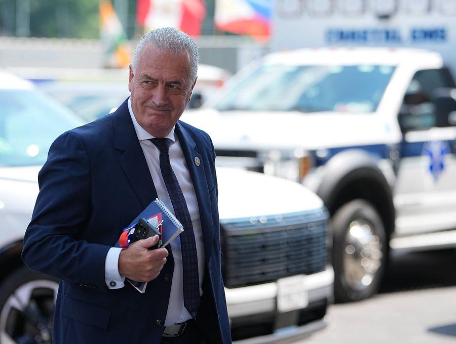 Gustavo Alfaro (63 de ani) este din august 2024 selecționerul Paraguayului și meciul cu Germania a fost al 23-lea pe banca tehnică a sud-americanilor / Foto: Imago Declarația zilei, după „bomba” de la Boston: „26 de războinici au intrat în teren și au plecat 26 de legende!”