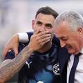 Selecționerul Gustavo Alfaro și atacantul Antonio Sanabria, fericiți după calificarea Paraguayului în „16-imile” CM 2026 / Foto: Imago