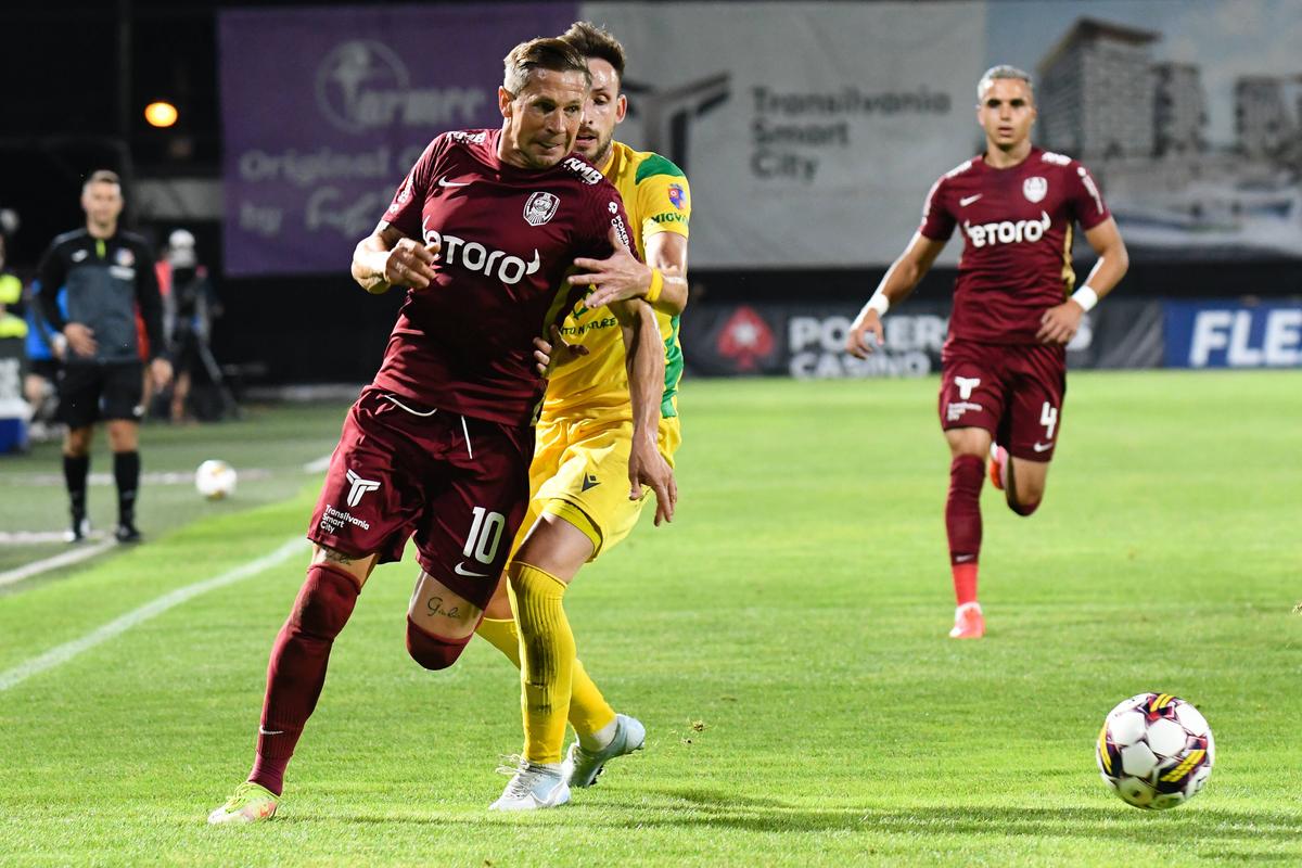 Dan Petrescu, contrariat de 2 fotbaliști ai campioanei CFR: „Ei niciodată nu sunt bine. Nu știu ce se întâmplă”