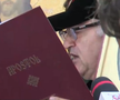 Gigi Becali a ieșit în stradă cu o „armată” de preoți și zeci de susținători: „Sfințesc Calea Victoriei după marșul LGBT” » Imagini incredibile de la Palat și din oraș + Discurs homofob în direct