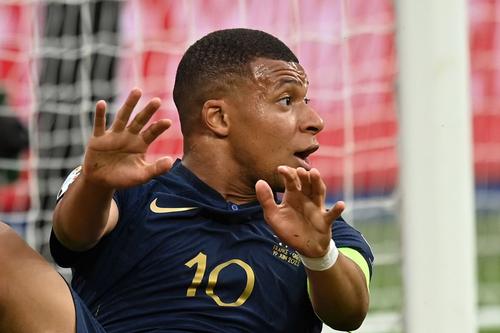 Liverpool dorește să-l împrumute pe Kylian Mbappe, 24 de ani, de la PSG.