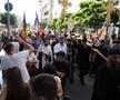 Gigi Becali, Alexandru Tudor și preoții înainte de plecarea la marșul prin București. Foto: Eli Driu (Libertatea)