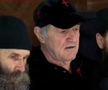 Gigi Becali a ieșit în stradă cu o „armată” de preoți și zeci de susținători: „Sfințesc Calea Victoriei după marșul LGBT” » Imagini incredibile de la Palat și din oraș + Discurs homofob în direct