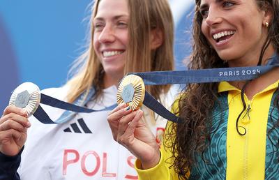 Inedit! Țara care-și răsplătește medaliații olimpici cu tablouri personalizate, vouchere de vacanță și garsoniere în Capitală