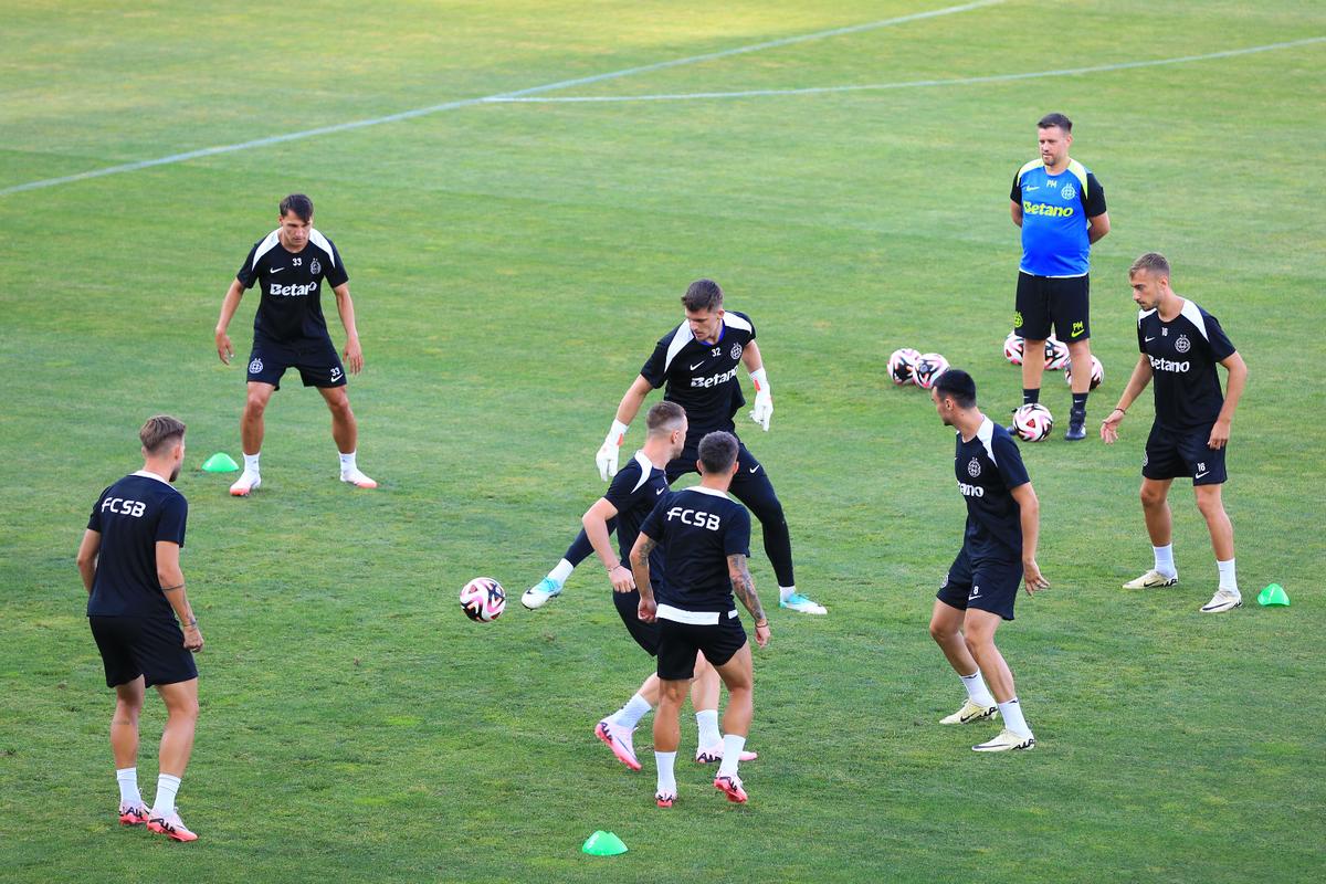 Voie bună, relaxare, cu gândul la calificare » Imagini exclusive de la antrenamentul celor de la FCSB din Ungaria