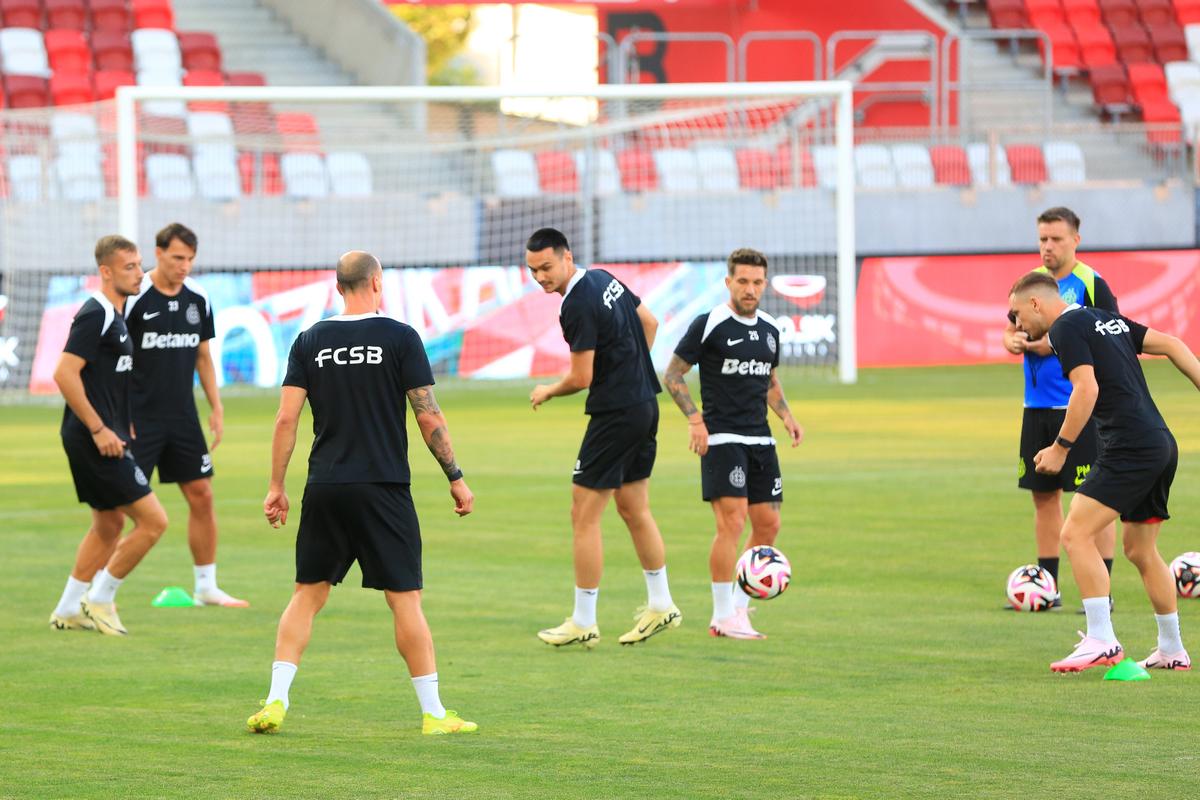 Voie bună, relaxare, cu gândul la calificare » Imagini exclusive de la antrenamentul celor de la FCSB din Ungaria