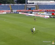 Golul 4 în Botoșani - Unirea Slobozia, cu Antoche depășit la viteză de Mailat. FOTO: captură Prima Sport