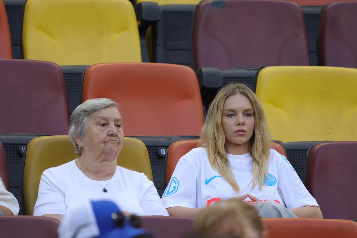 Anca Surdu, iubita lui Denis Alibec, la FCSB - Shkendija / Foto: Ionuț Iordache (GSP)