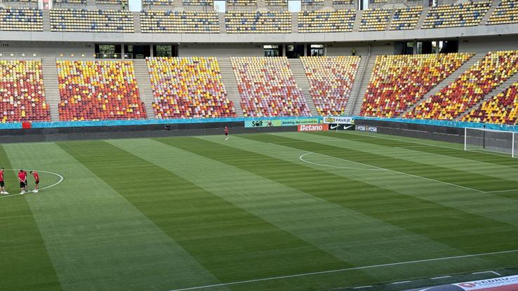 FCSB - Shkendija se joacă pe un gazon impecabil. Foto: Andrei Crăițoiu (GSP.RO)