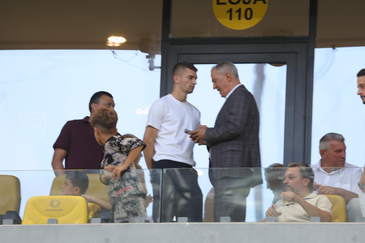 Absent de la FCSB - Shkendija, a urmărit meciul din tribune cu Teia Sponte