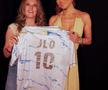 Jennifer Lopez în tricoul lui Carrarese Calcio