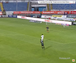Golul 4 în Botoșani - Unirea Slobozia, cu Antoche depășit la viteză de Mailat. FOTO: captură Prima Sport
