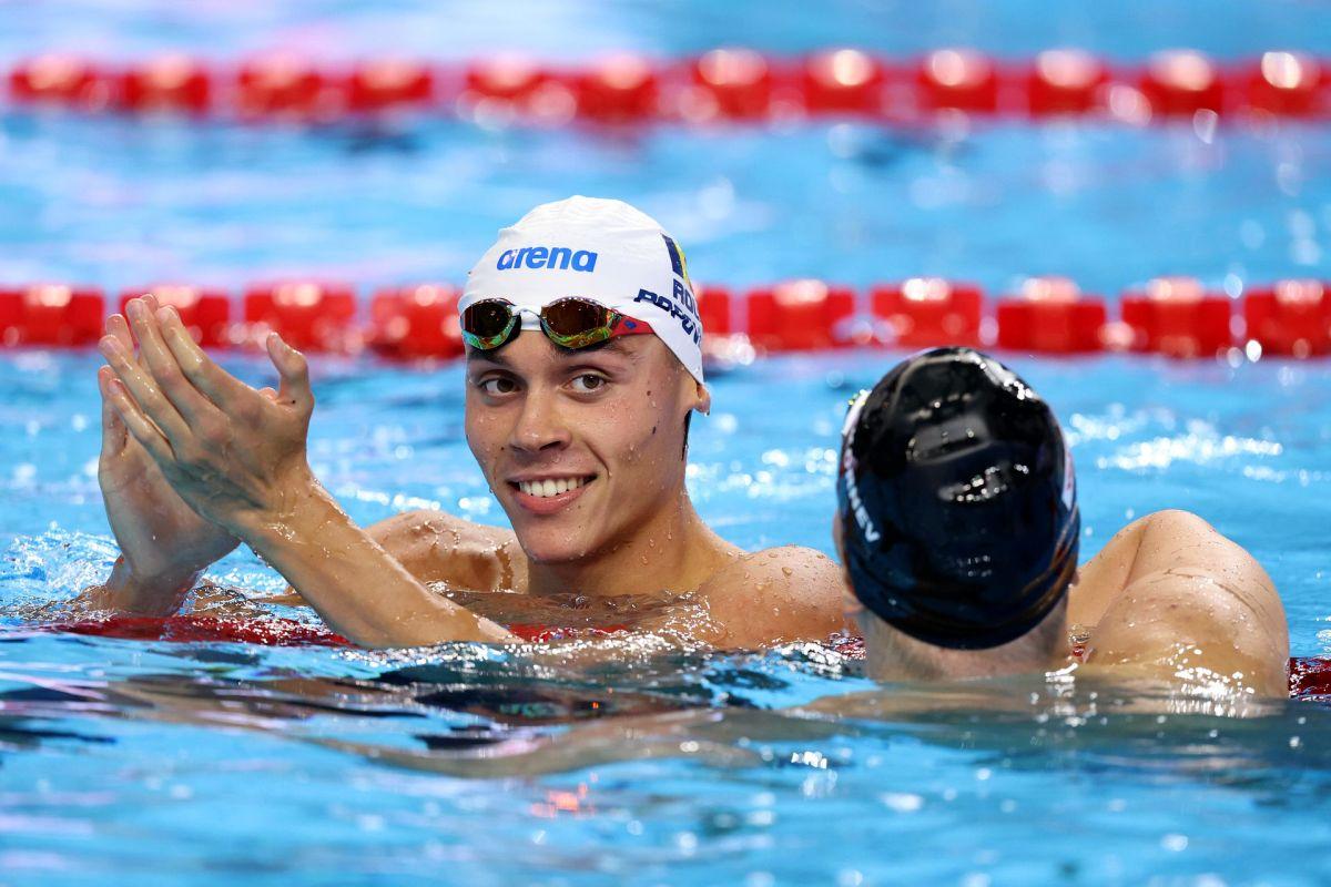 Gestul făcut de David Popovici spre americanul Alexy, la câteva secunde după calificarea în finala la 100 m liber
