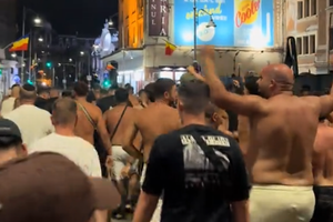 Fanii echipei din Ierusalim au luat cu asalt Bucureștiul: torțe și fumigene pe străzile Capitalei în toiul nopții
